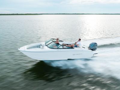2025 Regal Outboard Bowrider LX2